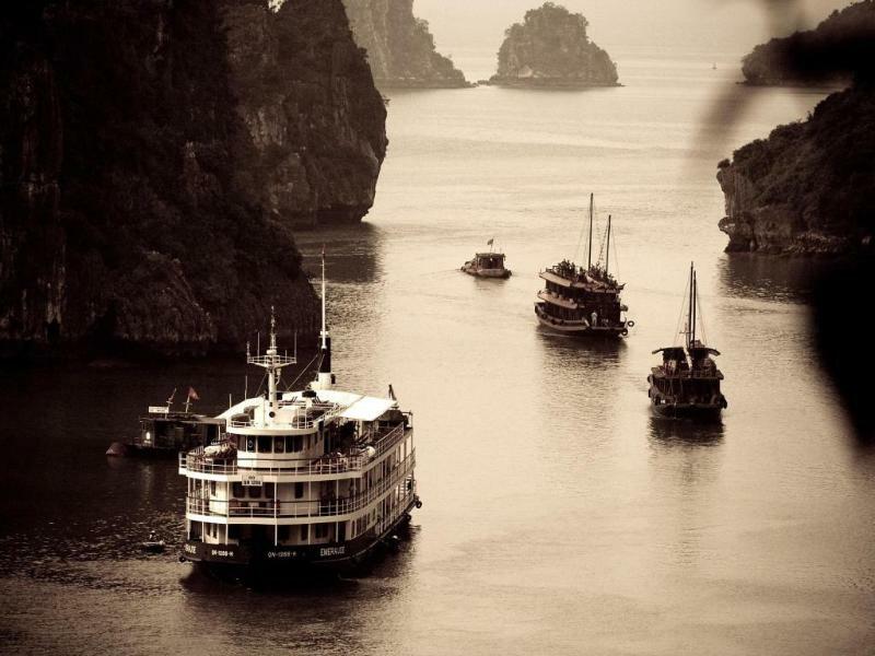 Hotel Emeraude Classic Cruises à Hạ Long Extérieur photo